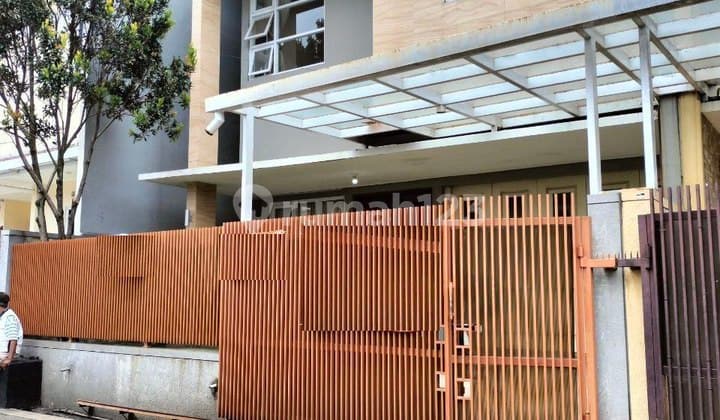 Rumah Minimalis Modern Siap Huni di Bantununggal Bandung