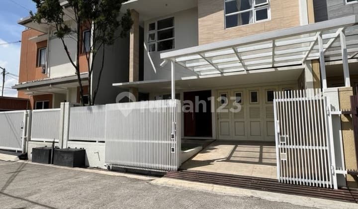 Rumah Minimalis Modern Siap Huni di Bantununggal Bandung