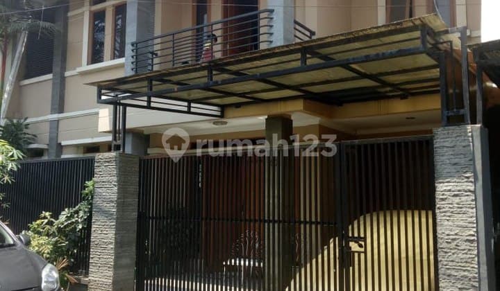 Rumah terawat siap huni dekat mesjid turangga cijagra situsari
