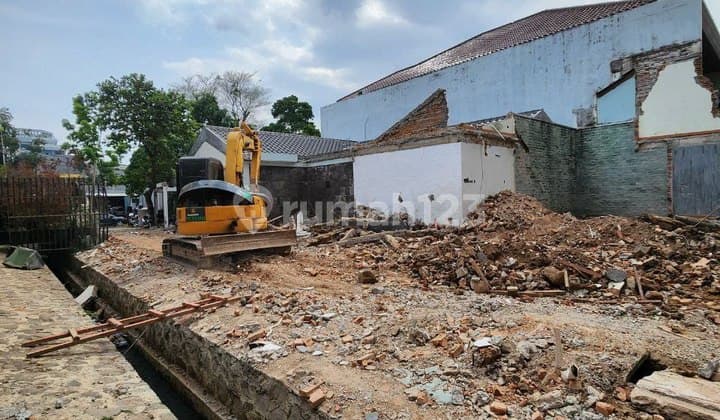Strategic land in the main business area of Bandung, Riau Wing.
