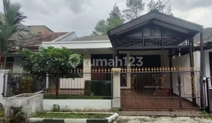 Jual Cepat Rumah terawat Dalam Komplek Antapani