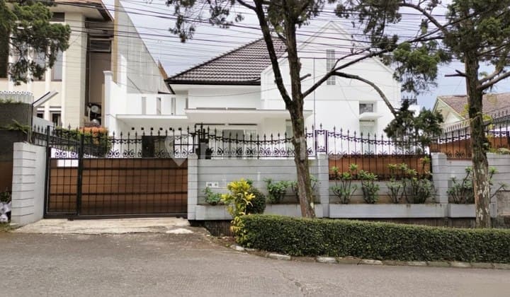 Rumah Dekat Maranatha/Pvj Rumah Dalam Komplek Setra Indah