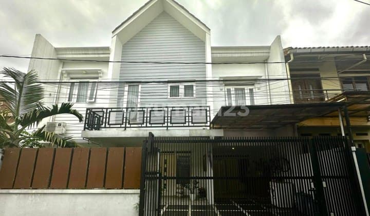 Rumah Bagus 2 Lantai Di Turangga Lokasi Startegis