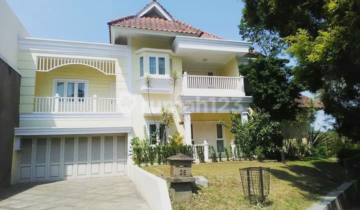 Rumah Renov Lux Furnished View Danau di Kota Baru Parahyangan