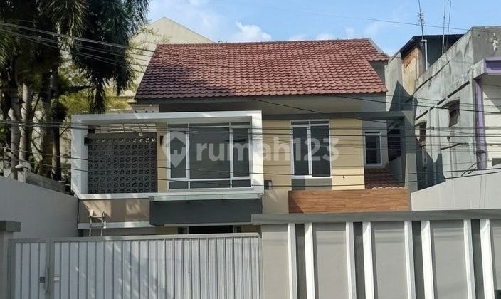 Rumah 2 Lantai Modern Minimalis di Ciumbuleuit Bandung