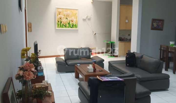 Disewakan Rumahbesar Bagus 10 Kamar Ex Asramadaerah Pajajaran Bandung