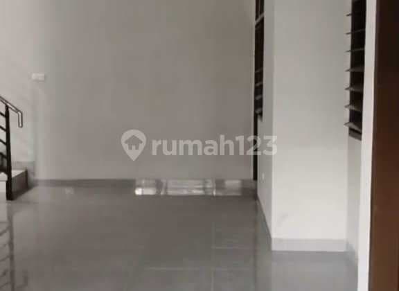 Jual Rumah Bagus Siap Huni di Taman Kopo Indah I