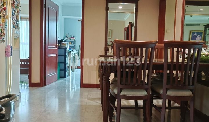 Apartemen Pavilion 3 Kamar Tidur Semi Furnished