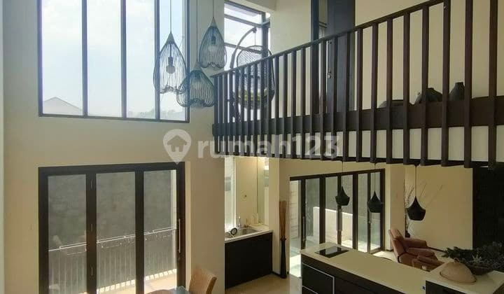 Rumah Meruya dengan Kolam Renang Siap Huni