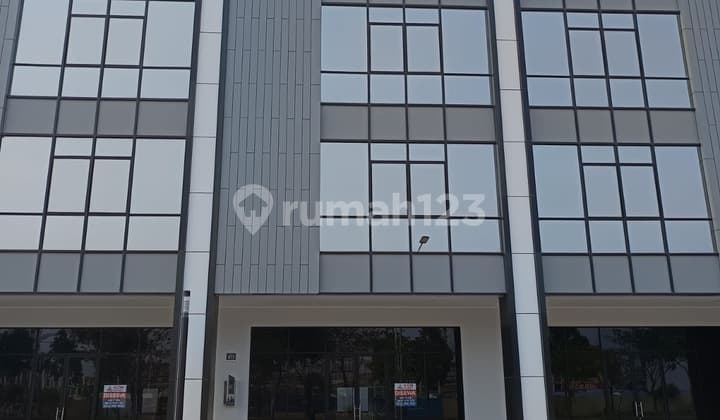 Soho 3 Lantai 8x18 Jalan Boulevard Unit Langka! Seberang NICE PIK 2