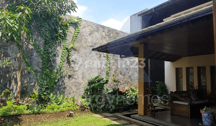 Rumah Dijual SHM Mewah Dan Terawat di Mainroad Dago Bandung