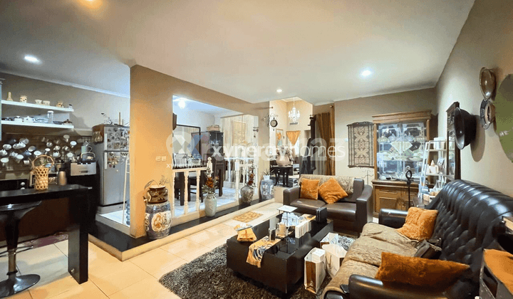 Rumah Jual Cepat Siap Huni 2,5 Lantai SHM Full Renovasi Full Furnished Electric Posisi Favorite di Kota Baru Parahyangan Kbp Bandung