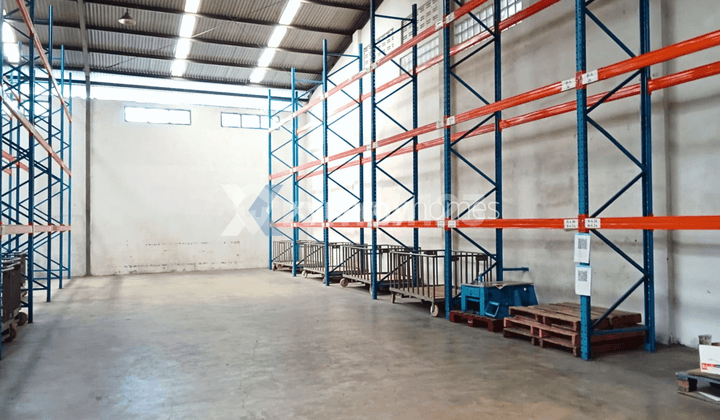 Warehouse Strategic Location Good Road Access in Sayap Taman Kopo Indah Bandung