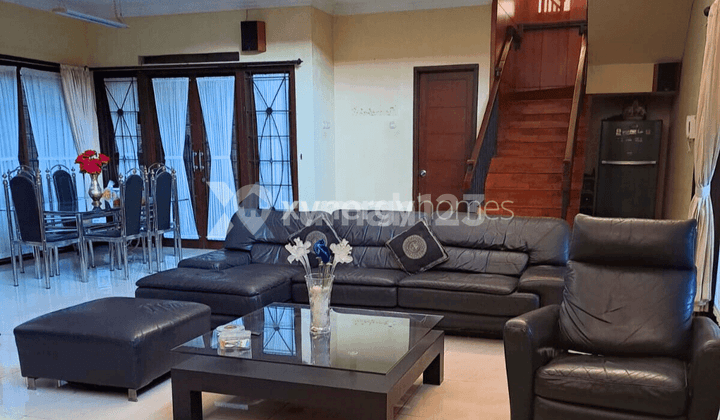 Well-Maintained 2-Storey Comfortable House with SHM in Tubagus Ismail, Dago Bandung