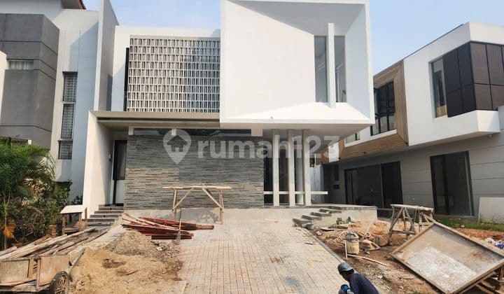 Rumah baru design mandiri di Boulevard Icon BSD - dekat tol Aeon