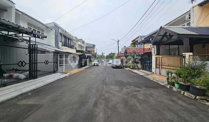 Rumah Siap Huni Di Gading Serpong Sektor 1e, Row Jalan Lebar