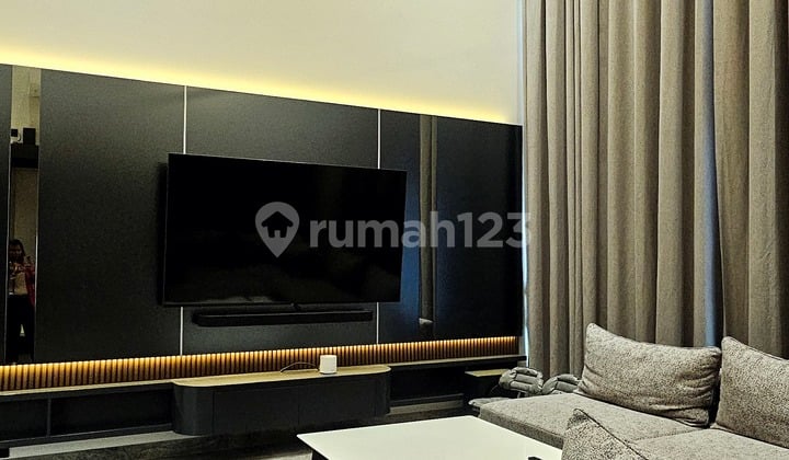 Rumah Mewah Bsd Di Cluster Lancewood Nava Park, Furnish Mewah
