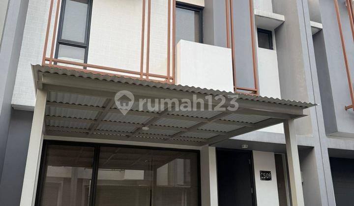 Jual Cepat Butuh Uang Rumah Siap Huni Di Yuthica Bsd Dekat Teras Kota