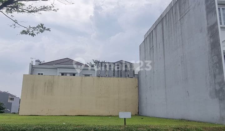 Plot On Aristotle Boulevard Gading Serpong - Body, South