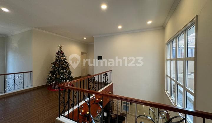 For Sale Ready to Live In Corner Furnished House In Emerald Phg Gading Serpong