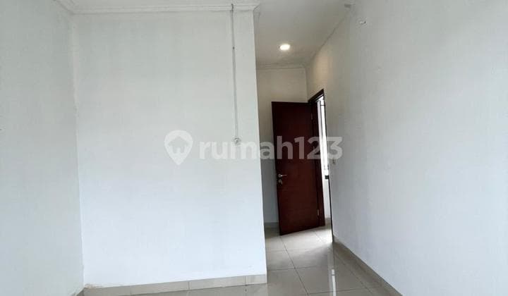 Disewakan Rumah Plaing Murah Dua Lantaii di Green Lake City