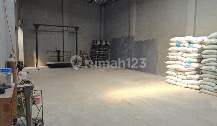 Disewakan Gudang + Office LB 300M2 , Akses 40Feet , Rapi Siap Pakai
