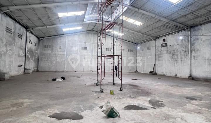 Disewakan Gudang Kavling Dpr Lb 600M2