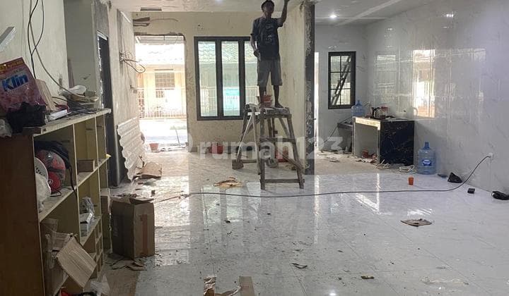 For Rent: Citra 5 House, 2.5 Floors, 8 Bedrooms, Neat, Ready to Occupy