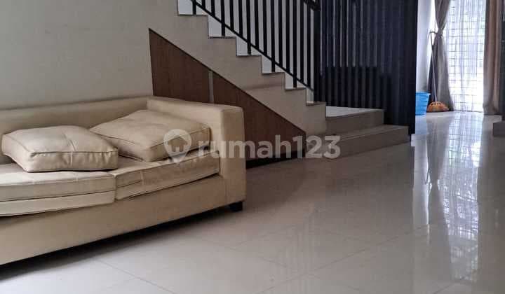 Rent Available: House in Citra 6, 4+1 bedrooms, neat and ready to occupy.