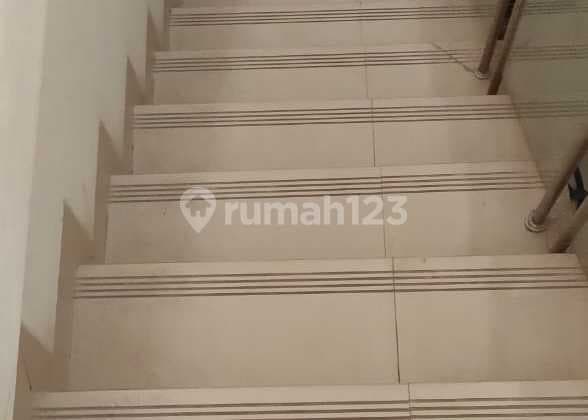 Ruko Meruya Utara, jalan lebar, lokasi hidup, dekat taman Aries, dekat akses tol, cocok untuk usaha