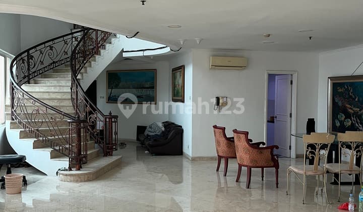 Penthouse 2 Lantai Siap Huni