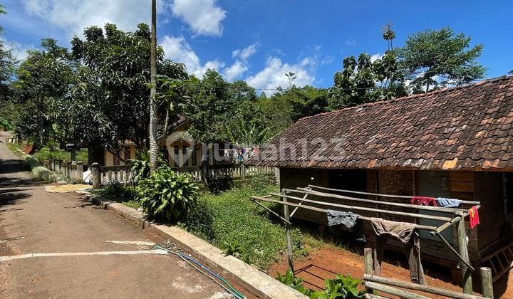 Tanah Kebun + Rumah Panggung Pinggir Jalan Mobil Daerah Dingin Sumedang