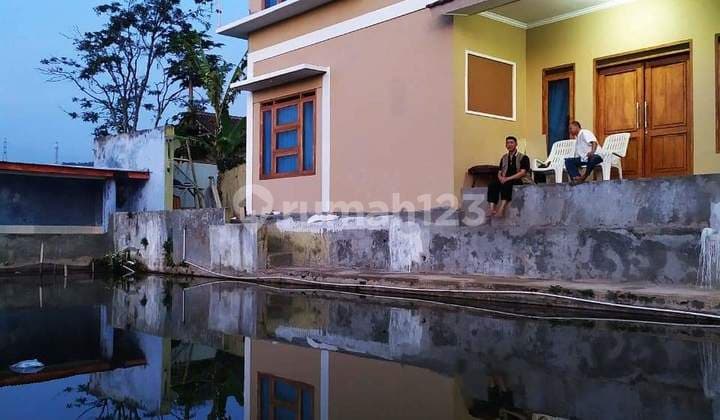 Dijual Rumah 2 Lantai + Kolam Ikan di Daerah Wisata Tarogong Garut