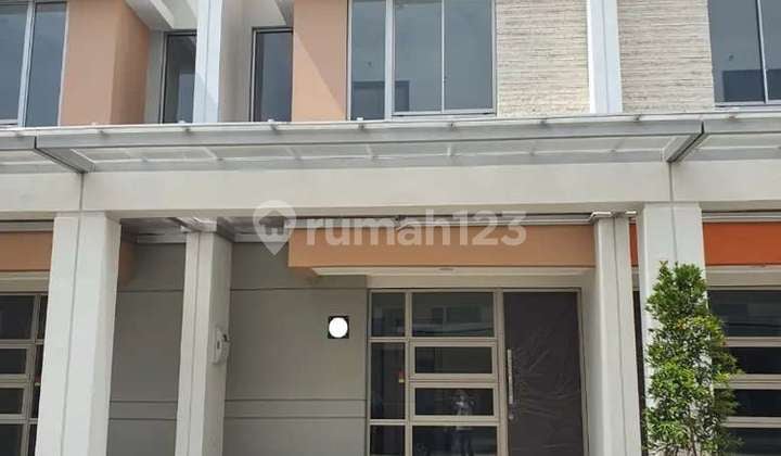 Disewakan Rumah Pik 2 Depan Ukuran 4,5X10 2 Kamar 50 Juta/Tahun