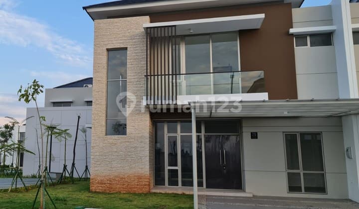 Disewakan Rumah Pik 2 Depan Uk 10X15 Hoek Special 4 Kamar Murah!!