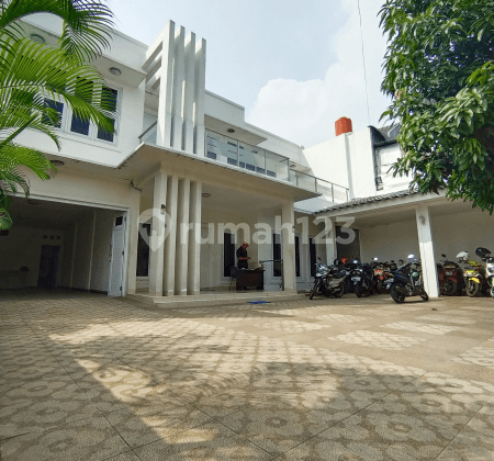Dijual Rumah bisa untuk Kantor di Jatipadang Jakarta Selatan