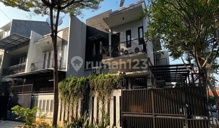 Dijual Rumah Bagus di Taman Ratu, Taman Cosmos, Kedoya, Jakarta Barat