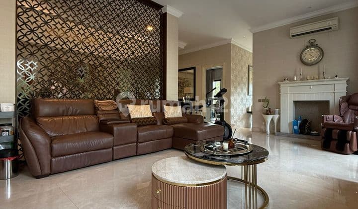 Dijaul Rumah Bagus 3 Lantai Furnished Senopati Jakarta Selatan