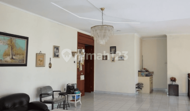 Dijual Rumah Menteng 6 BR Prime Location