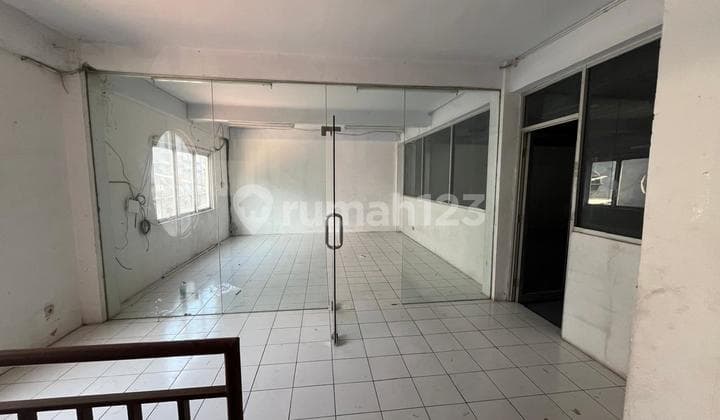 Disewakan Gudang Elang Laut 3 Lantai 720 m2