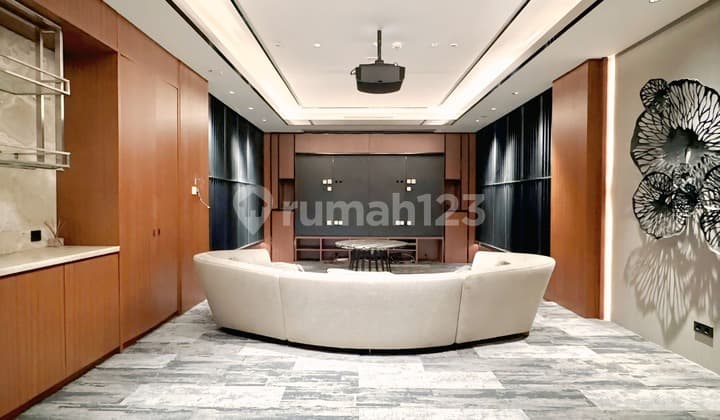 Dijual Penthouse Providence Park Semi Furnished 4 BR