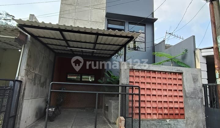 Dijual Rumah Industrial Modern Siap Huni