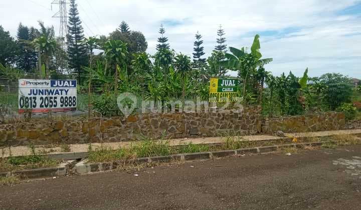 Tanah Kotak di sayap Setiabudi. Jual cepat .. nego