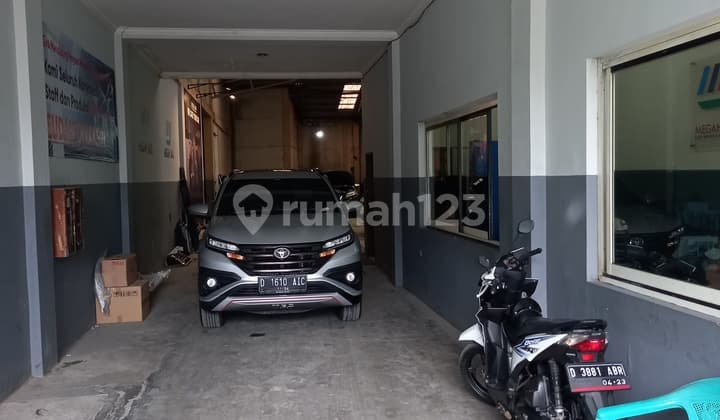 Ruko Rendeng 4 Jl. BKR Suitable Padel, Showroom