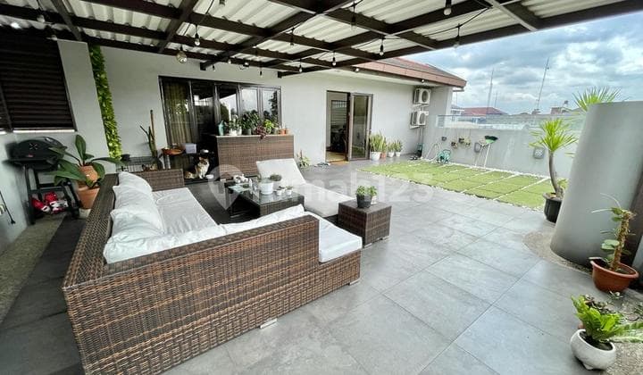 Cozy & Functional Rumah + Ruko, Ada Rooftop Estetik! Jl. Garuda