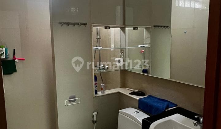 Ready-to-Occupy Singgasana House with SHM Certificate