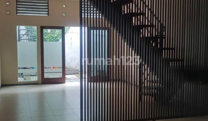 Ruang Usaha / Rumah Sayap Burangrang