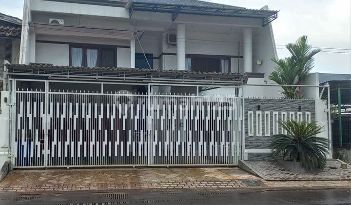Dijual Rumah Dua Lantai di Perumahan Citra Raya. Jalan Luas.