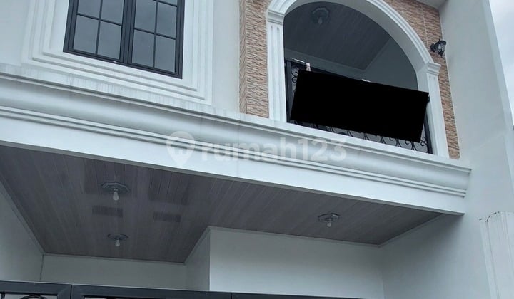 Rumah Mewah Klasik Modern 2 Lantai Siap Huni di Ciracas - Jakarta Timur