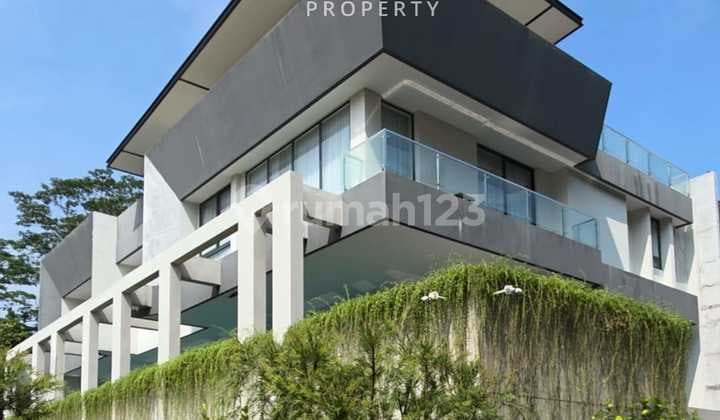 Dijual Luxury Hook House Full Furnished With Pool And Rooftop View Damai Indah Golf di Telaga Golf Bsd